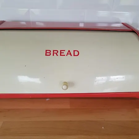 Holiday home The Tin Shed