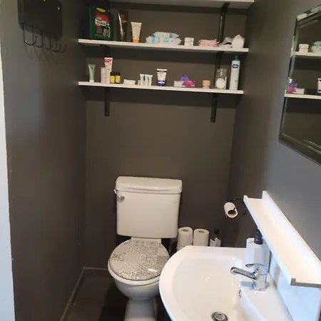 Holiday home The Tin Shed Tara